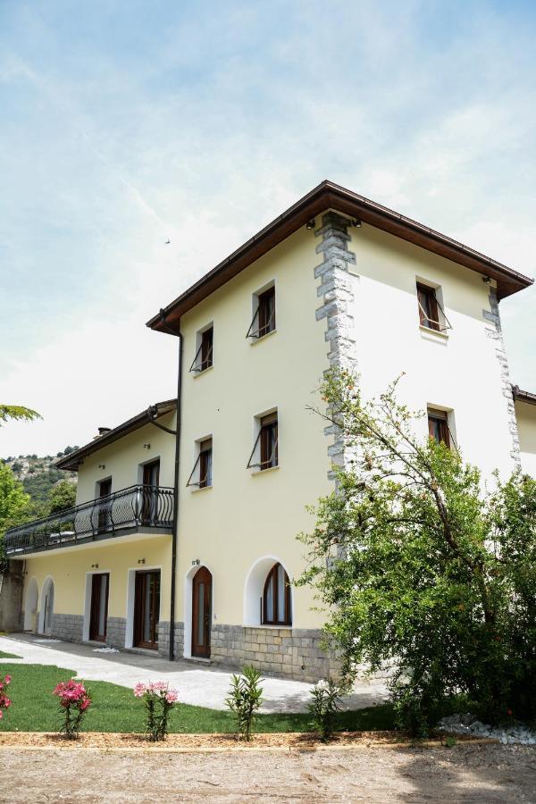 Villa Torbole Torbole Sul Garda ภายนอก รูปภาพ